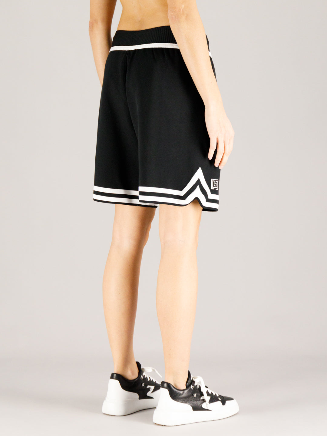 LEON SHORTS BLACK