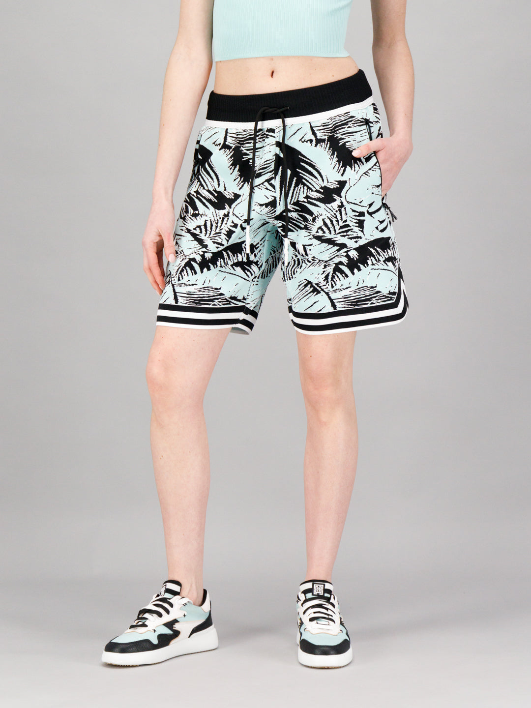 LEON GRAPHIC A3 GA3 WHITE-BLACK-TIFFANY