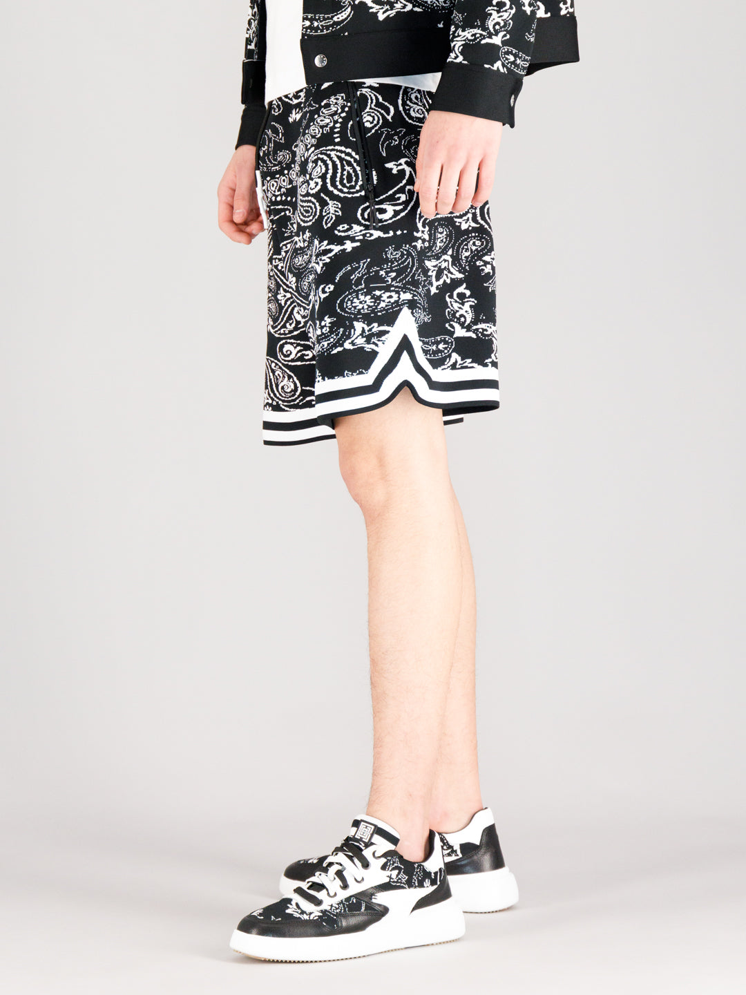 LEON PAISLEY P BLACK-WHITE