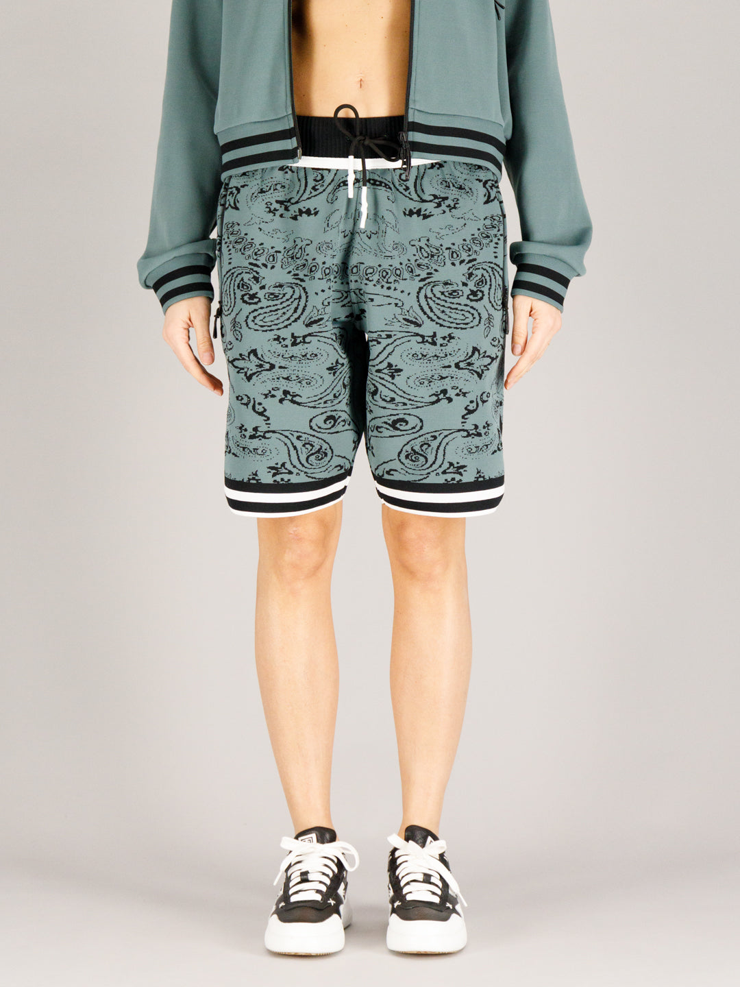 LEON PAISLEY P PINE-BLACK
