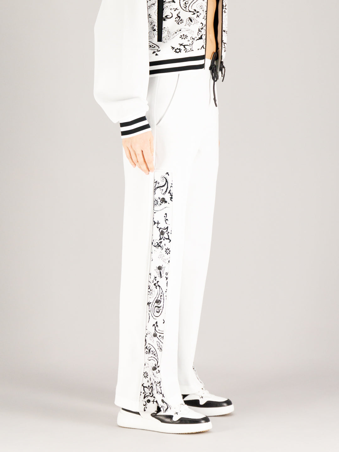 BOONE WHITE BLACK