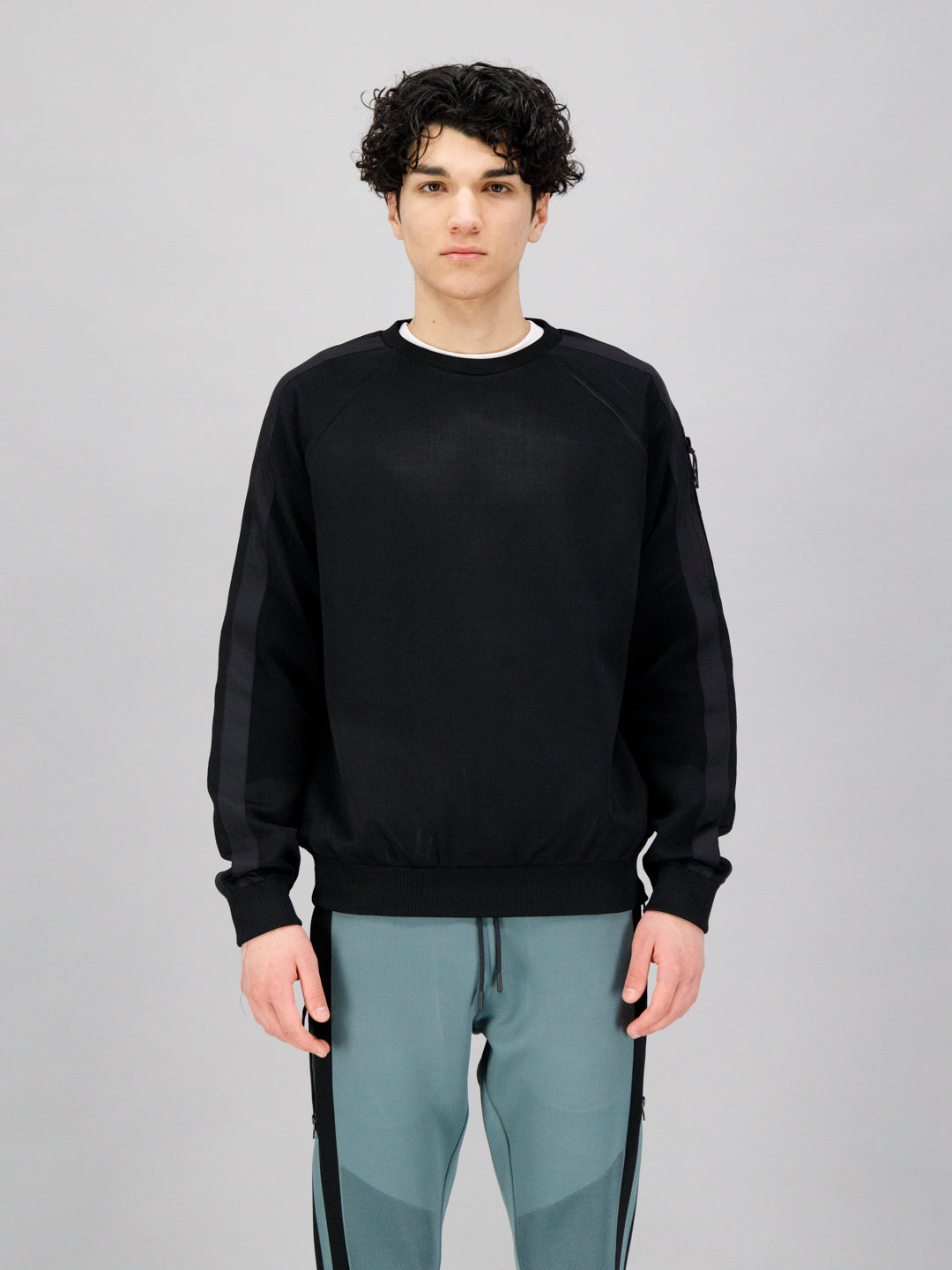 TRAVIS CNECK BLACK 3