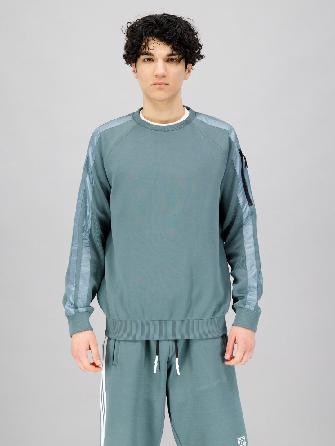 TRAVIS CNECK SILVER PINE