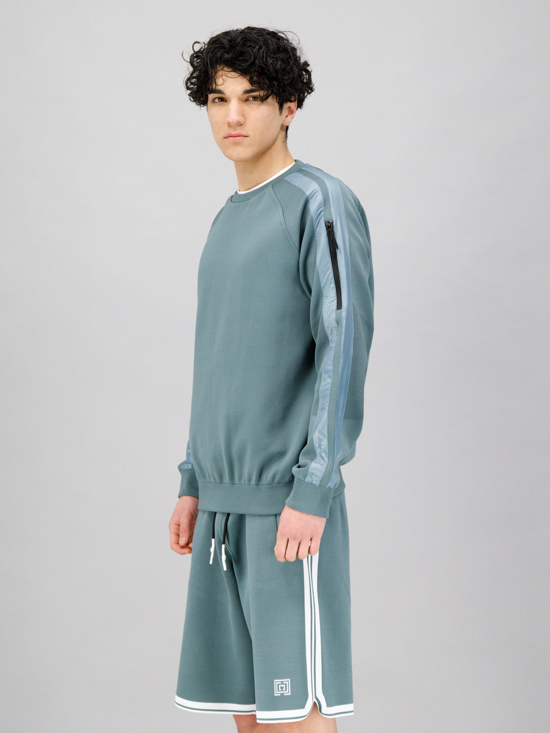 TRAVIS CNECK SILVER PINE