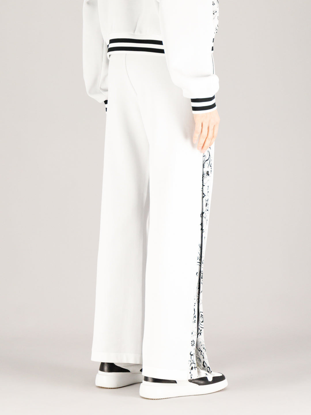BOONE WHITE BLACK